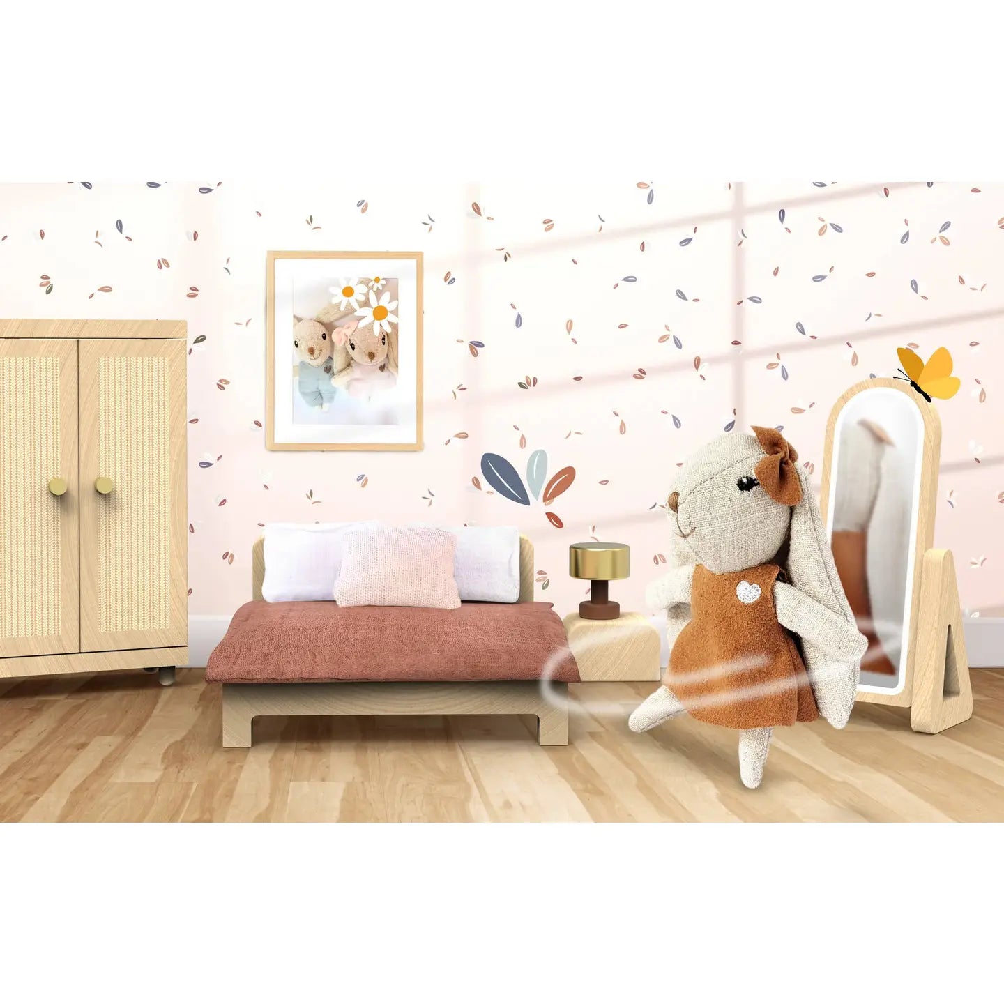 Doll House Bedroom + 1 Rabbit Character