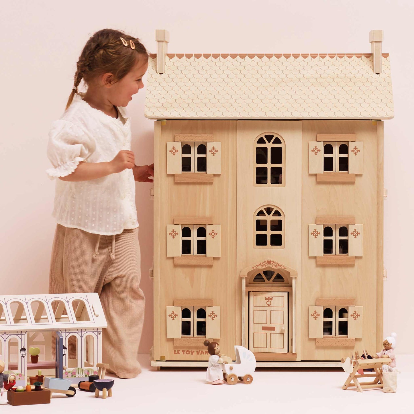 Nature Wooden Dolls House