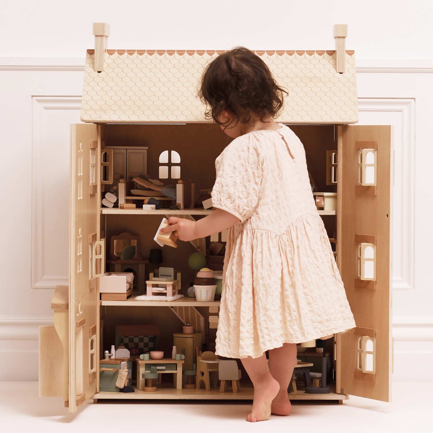 Nature Wooden Dolls House