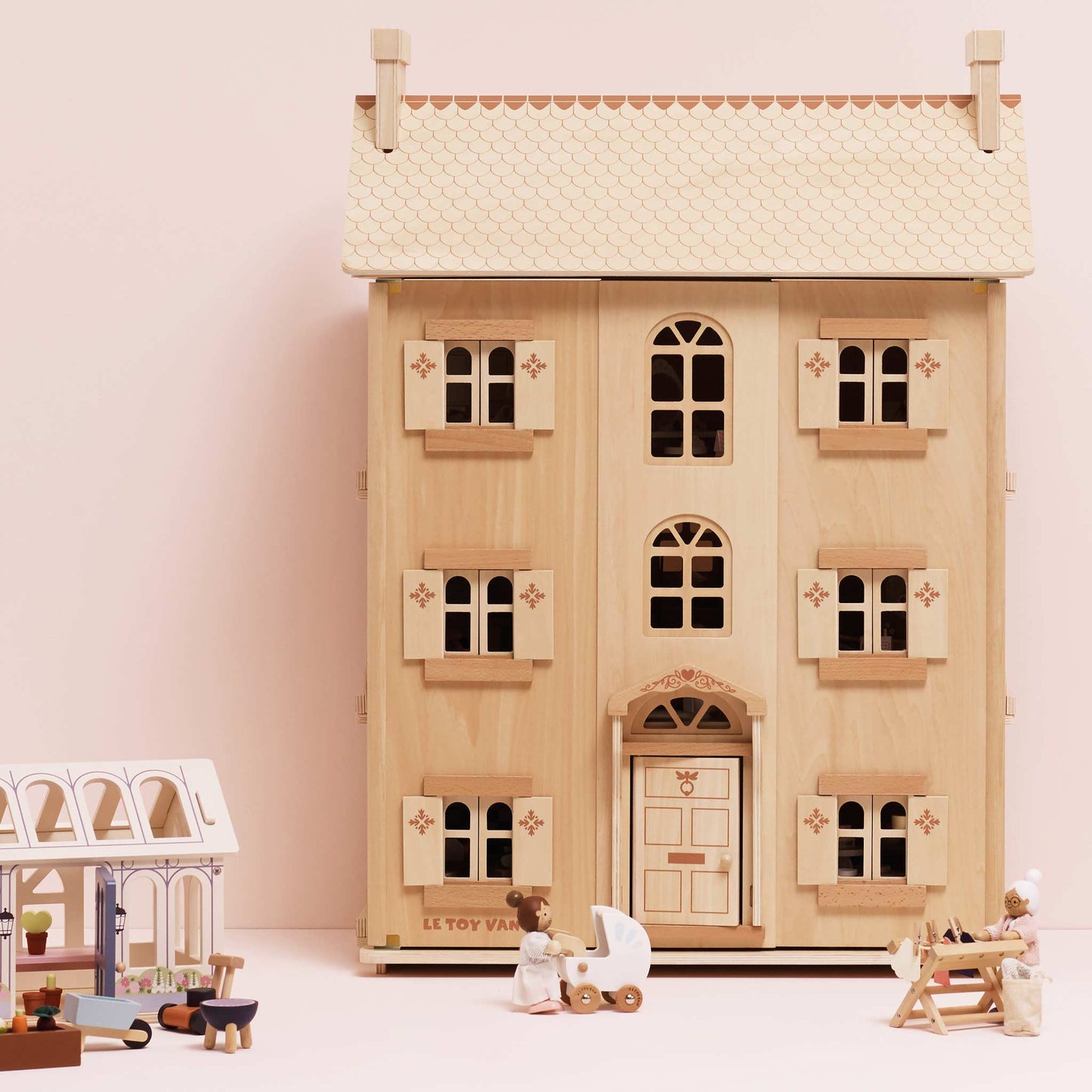 Nature Wooden Dolls House